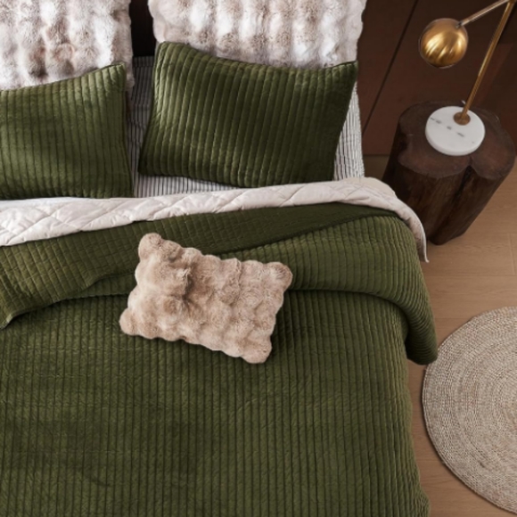 King Size Bed Army Green Striped Velvet Quilted Coverlet Bedspread Shams Set New - Picture 3 of 16